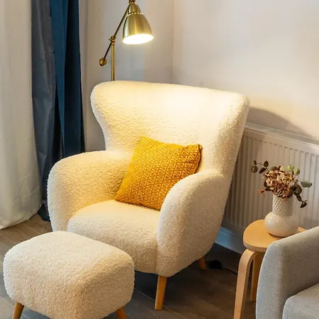 Appartement 212, B4 *