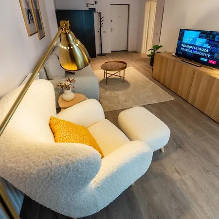 Apartment 212, B4