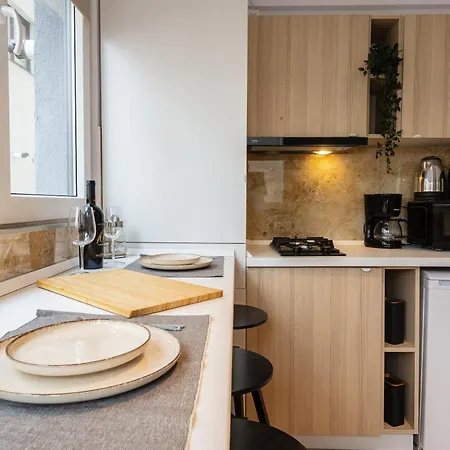 212, B4 Apartment *