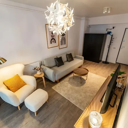 212, B4 Apartment